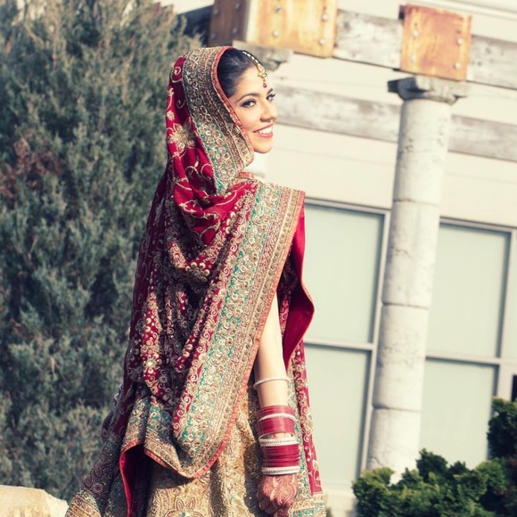 Stunning Bridal Lehenga!!! - Picture 2 of 7